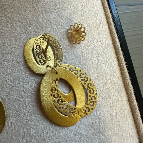 Brand new 18k gold and platinum earring - Picture 3 of 4
